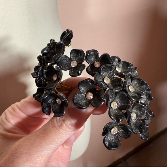 vintage 1940's retro black plastic lucite Flower cluster Oversized Earrings - Picture 7 of 14